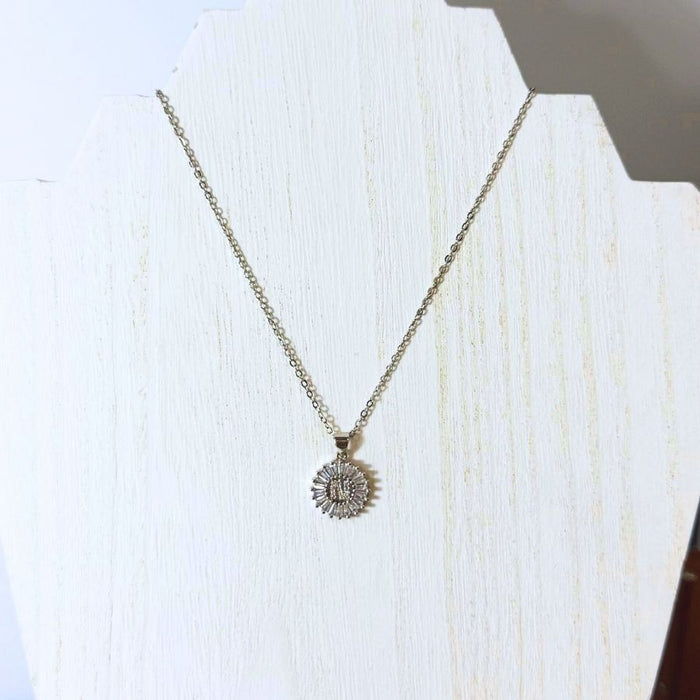 the-sis-kiss-mini-radiant-initial-necklace-silver-n