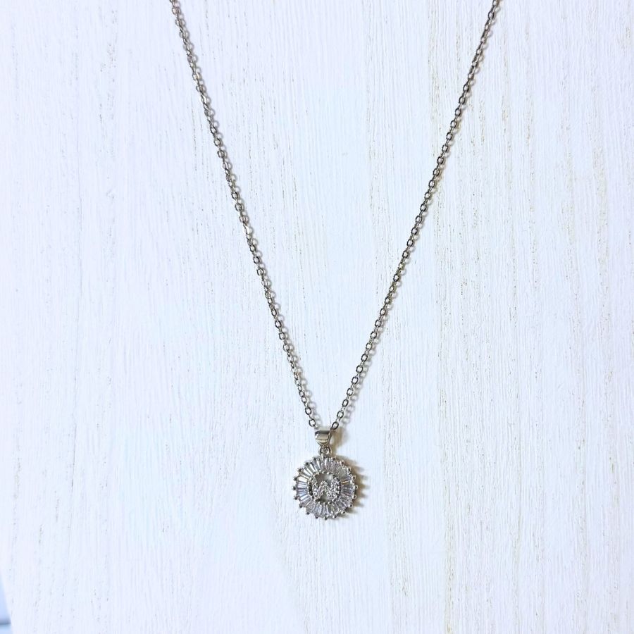 the-sis-kiss-mini-radiant-initial-necklace-silver-w