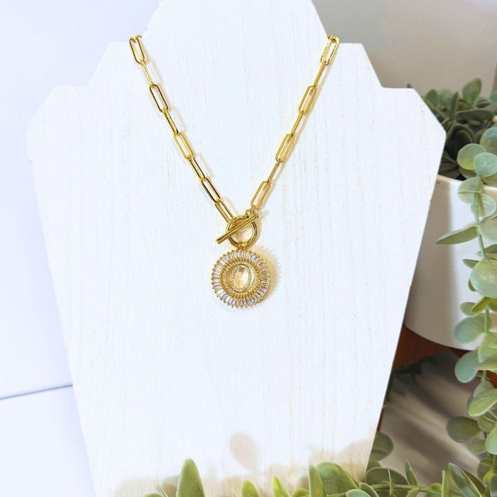 the-sis-kiss-paperclip-radiant-initial-necklace-gold-o