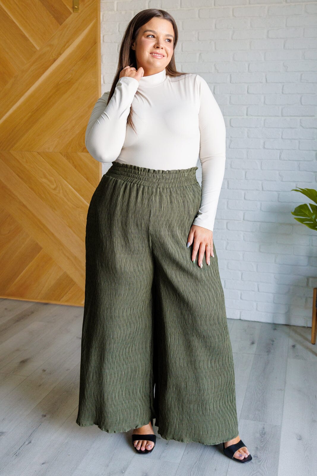 Harmony High Rise Wide Pants in Olive Bottoms Ave Shops 