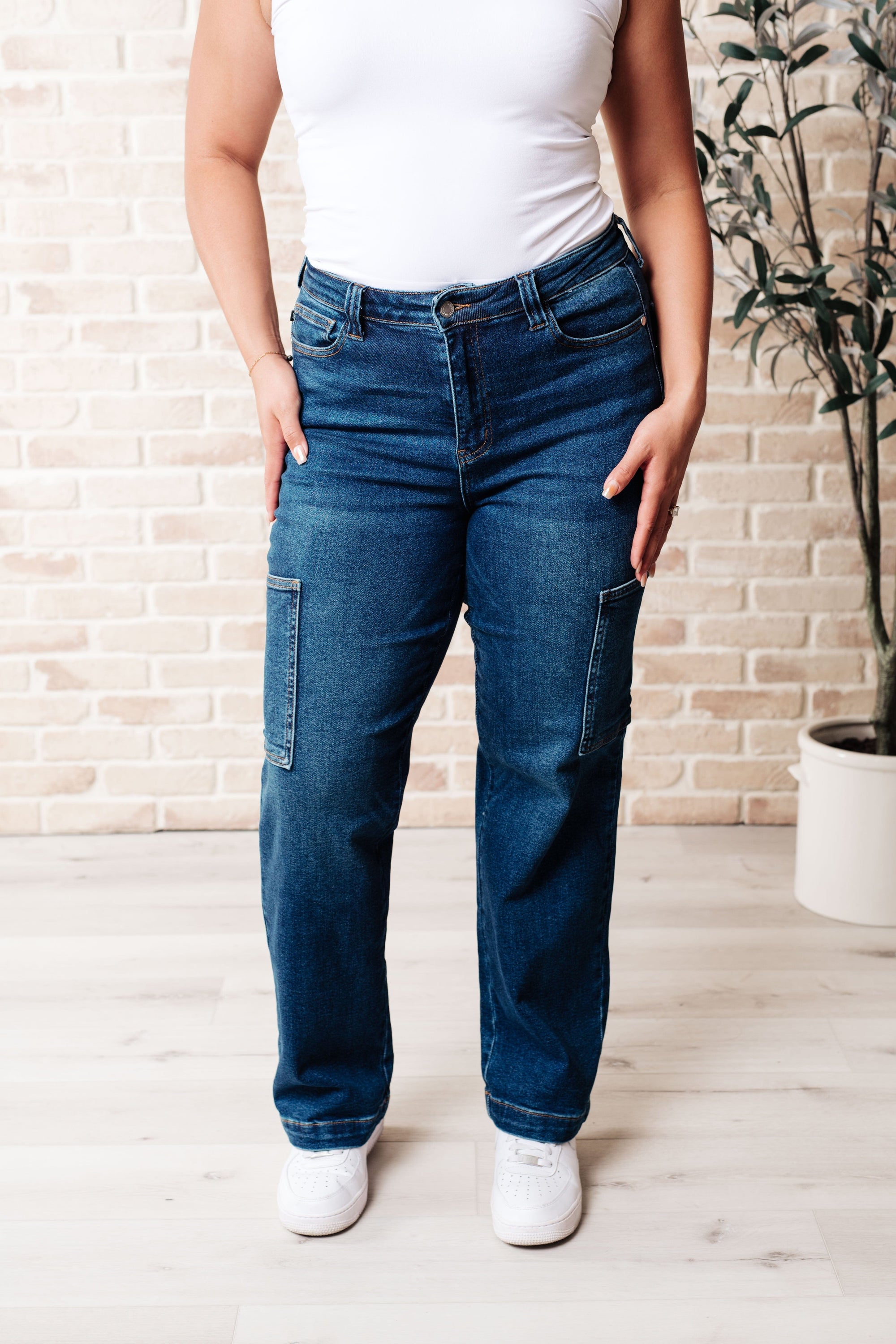 Leila High Rise Cargo Straight Jeans Womens Ave Shops 