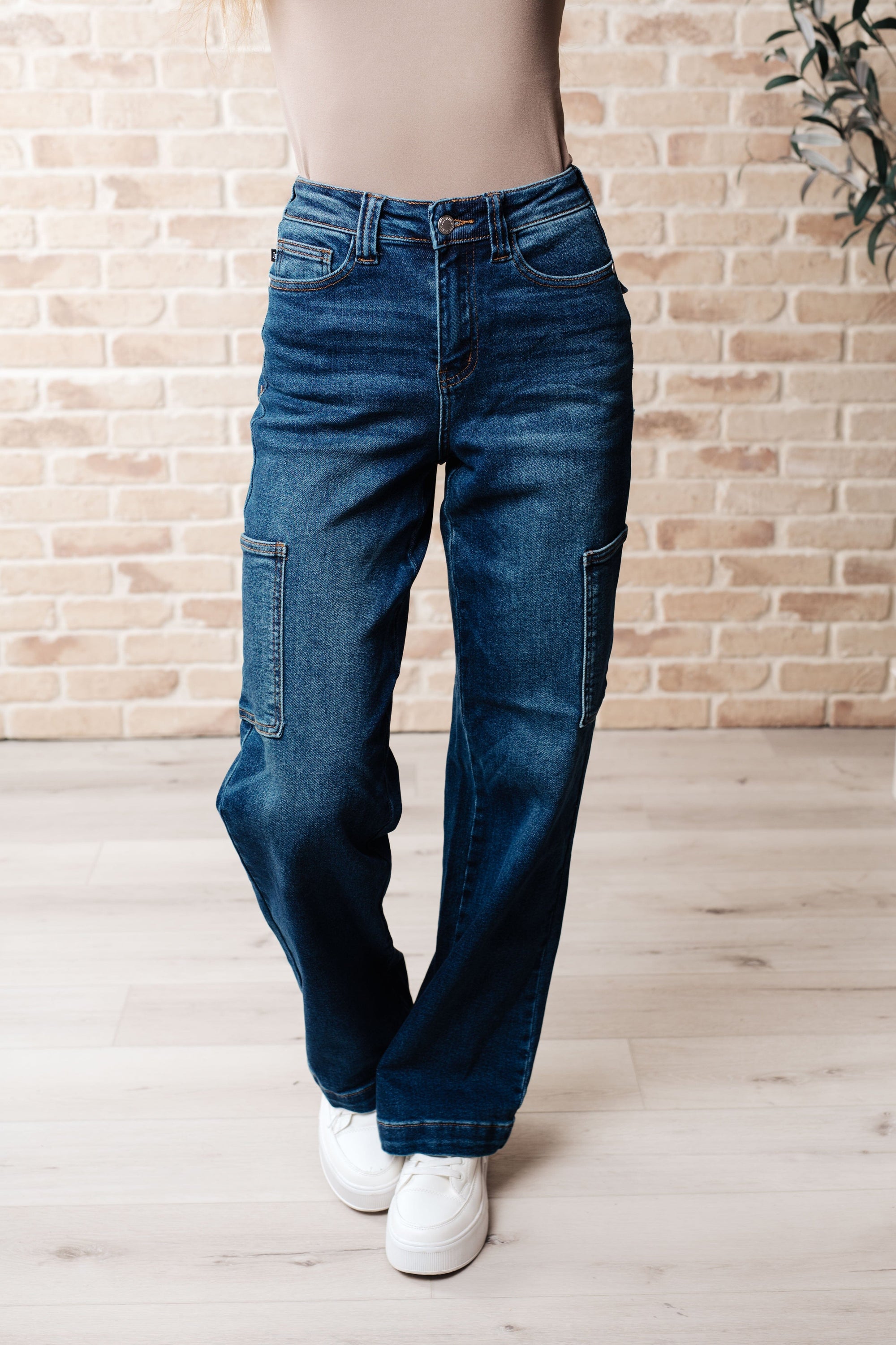 Leila High Rise Cargo Straight Jeans Womens Ave Shops 