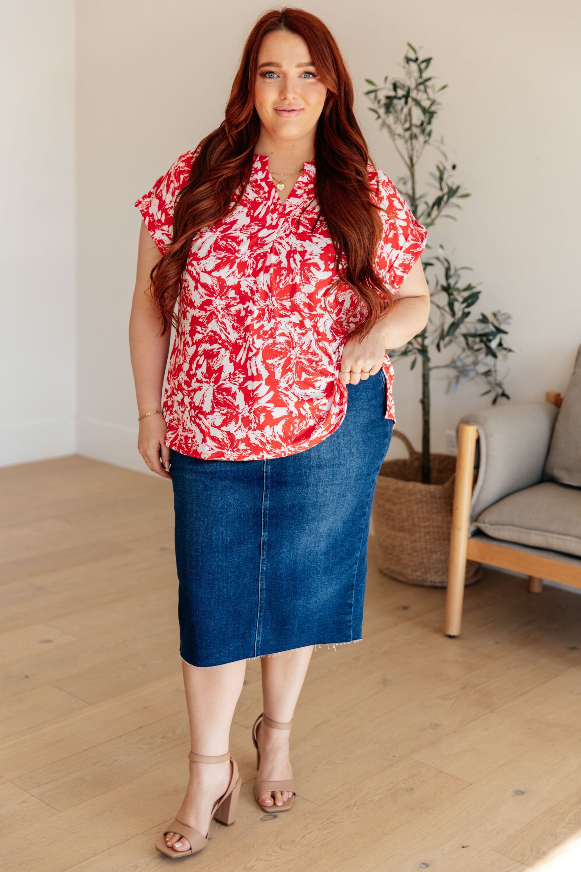 Lizzy Cap Sleeve Top in Red Floral Womens Ave Shops 