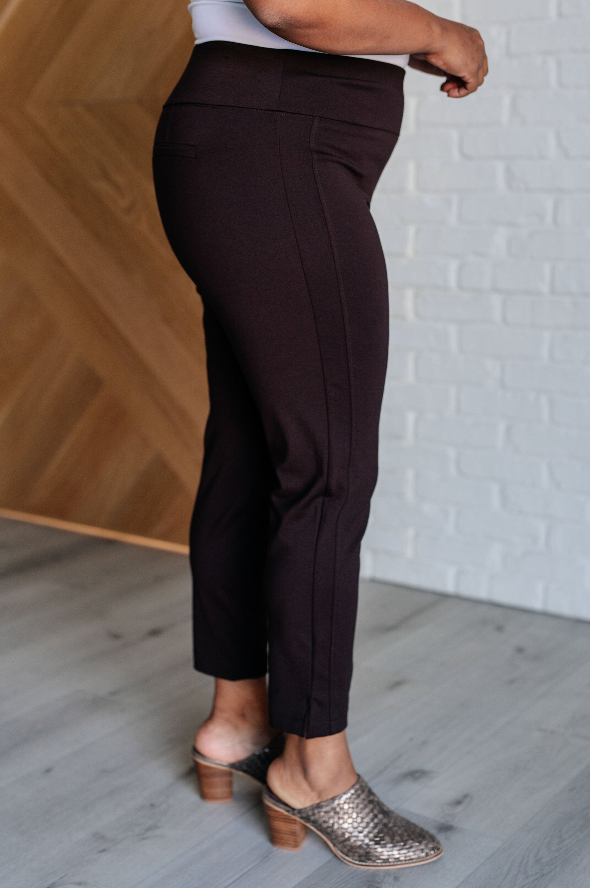 Magic Ankle Crop Skinny Pants in Chocolate Bottoms Ave Shops 