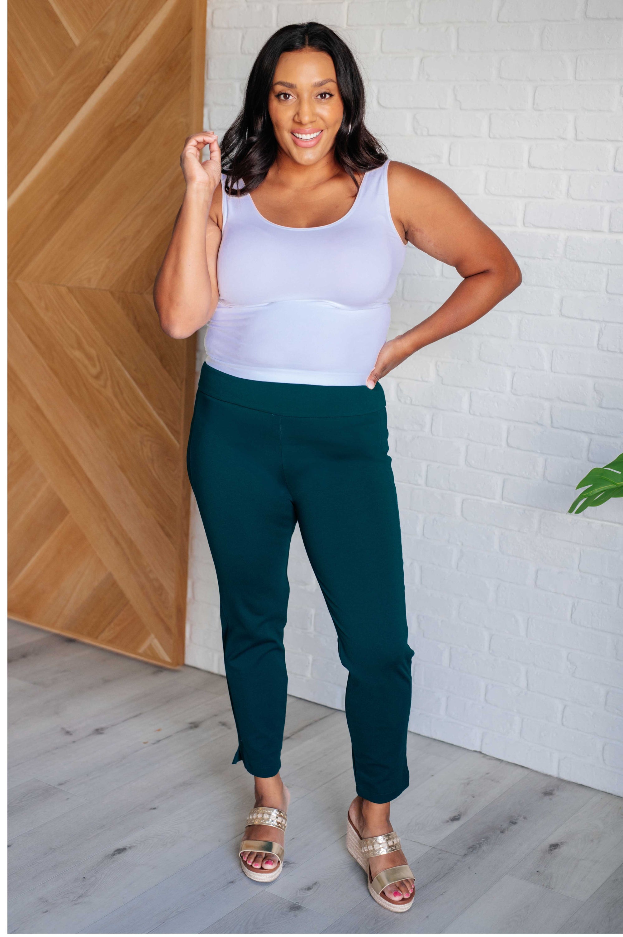 Magic Ankle Crop Skinny Pants in Hunter Green Bottoms Ave Shops 